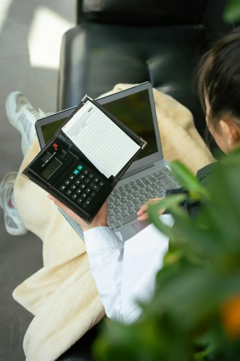 ar turi skolų